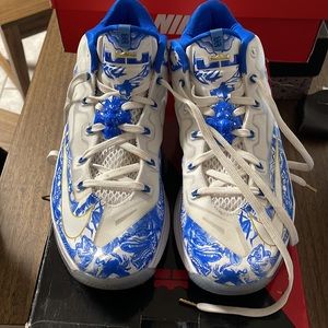 Lebron XI Low China Pack